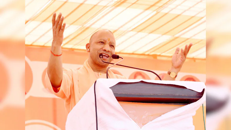 UP उपचुनाव जीतने के लिए CM योगी ने झोंकी ताकत, इन सीटों को टारगेट कर बनाई खास रणनीति