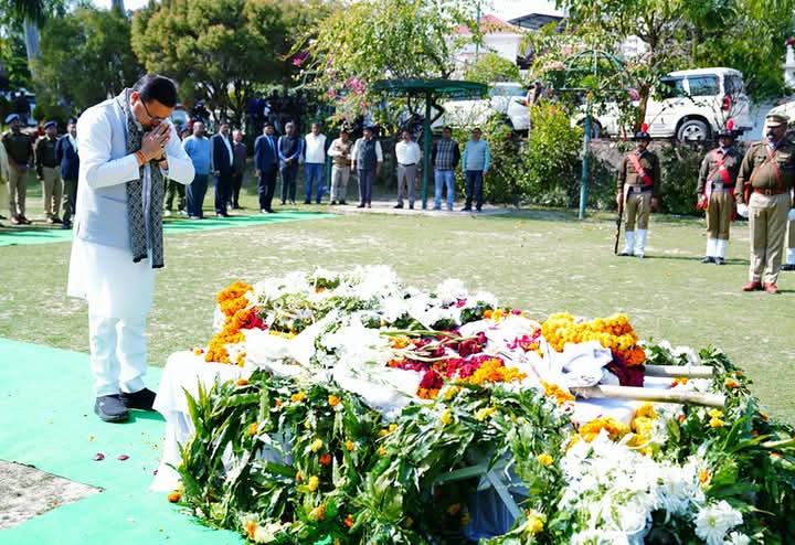 मुख्यमंत्री ने शोकाकुल परिजनों से मिलकर अपनी शोक संवेदनाएं व्यक्त की