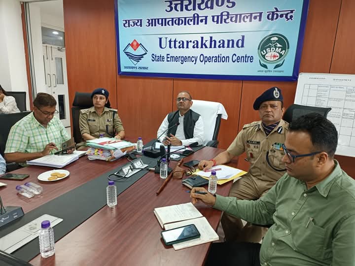 चारधाम यात्रा से जुड़े सभी जनपदों के अधिकारी तथा विभिन्न रेखीय विभागों के अधिकारी शामिल हुए