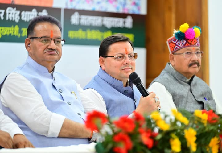जैतपुर-धनौरी मार्ग के सुदृढ़ीकरण की घोषणा की और दो घंटे के भीतर शासनादेश जारी करने के निर्देश