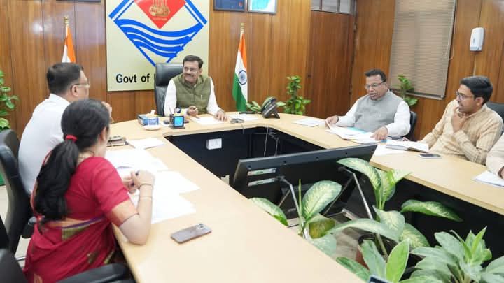 प्रदेश में 4जी व 5जी नेटवर्क सर्विस प्रोवाईडरों को समस्याओं के निराकरण के लिए हरसंभव सहायता उपलब्ध कराए जाने का आश्वासन दिया