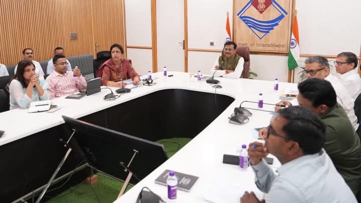जलस्रोतों एवं नदियों के पुनरोद्धार की दिशा में सभी सम्बन्धित विभाग गंभीरता से कार्य करें