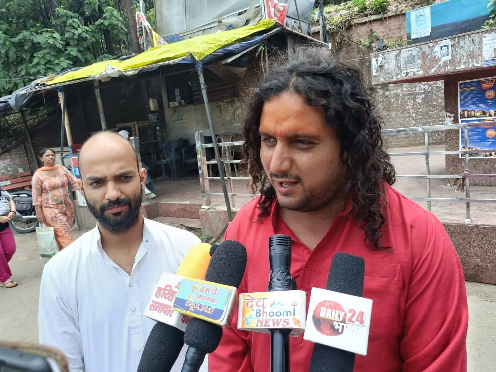 भीमगोड़ा कुंड के समीप बनी भीम मूर्ति खंडित होने पर महंत शुभम गिरी द्वारा मांग की