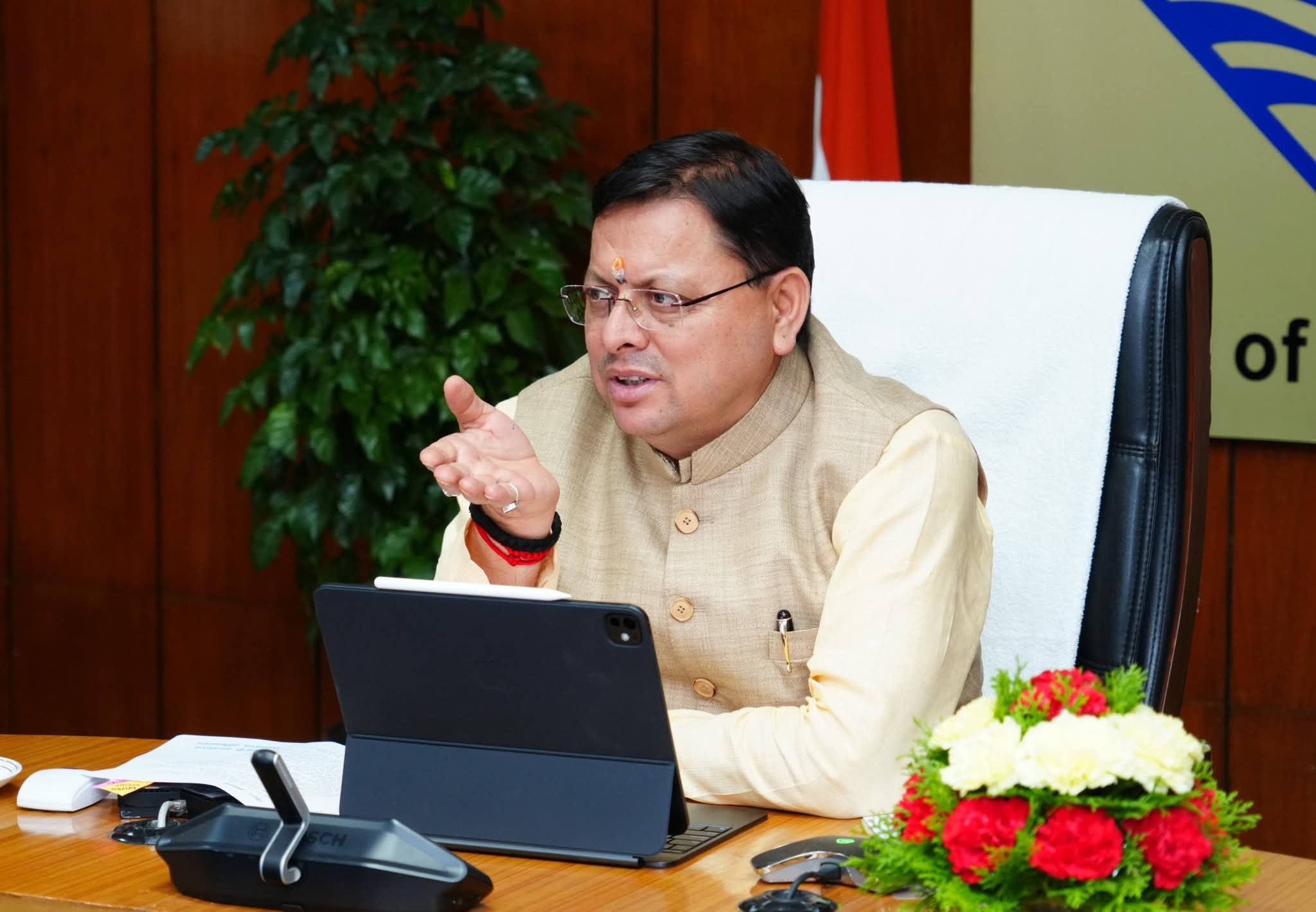 पुष्कर सिंह धामी ने सचिवालय में स्वास्थ्य विभाग की समीक्षा बैठक ली