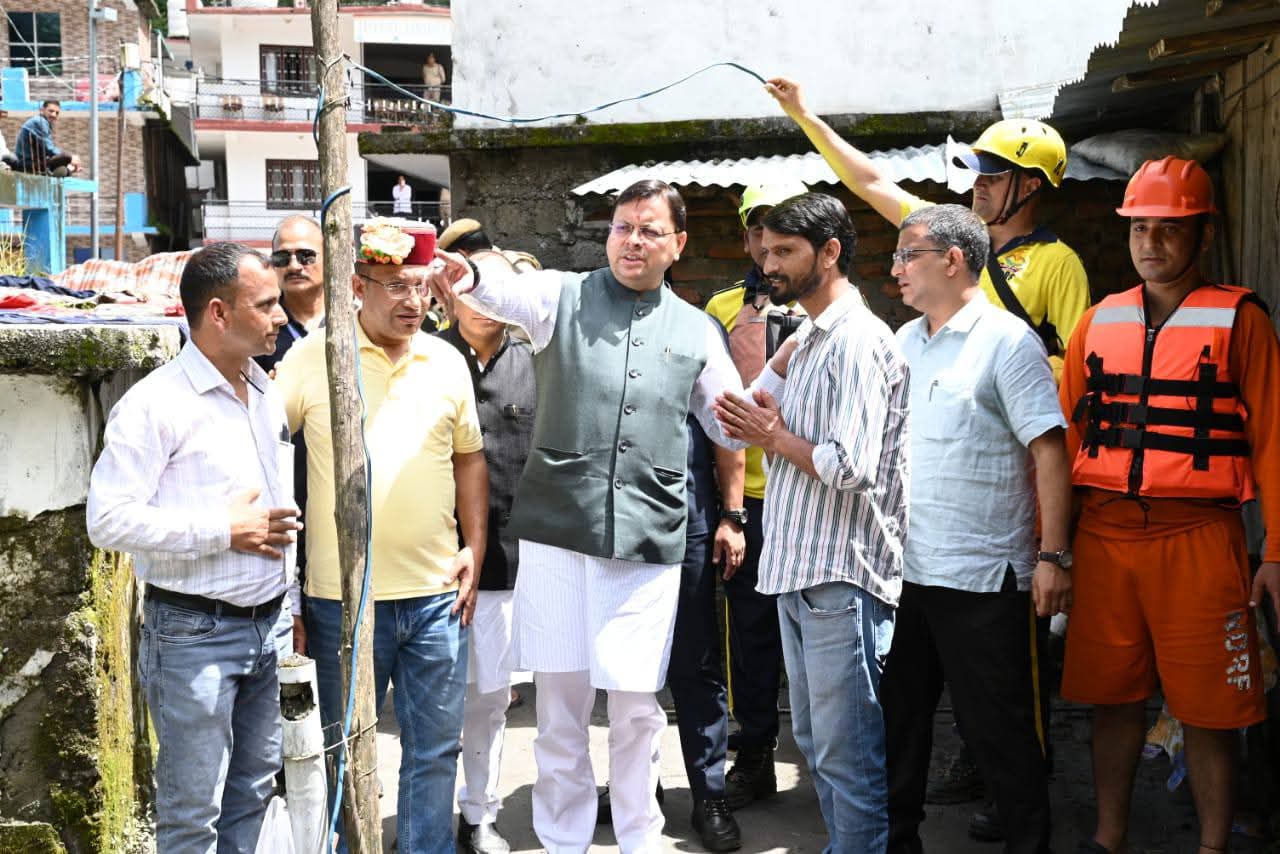समस्याएं सुनकर हर संभव सहायता दिए जाने का आश्वासन दिया