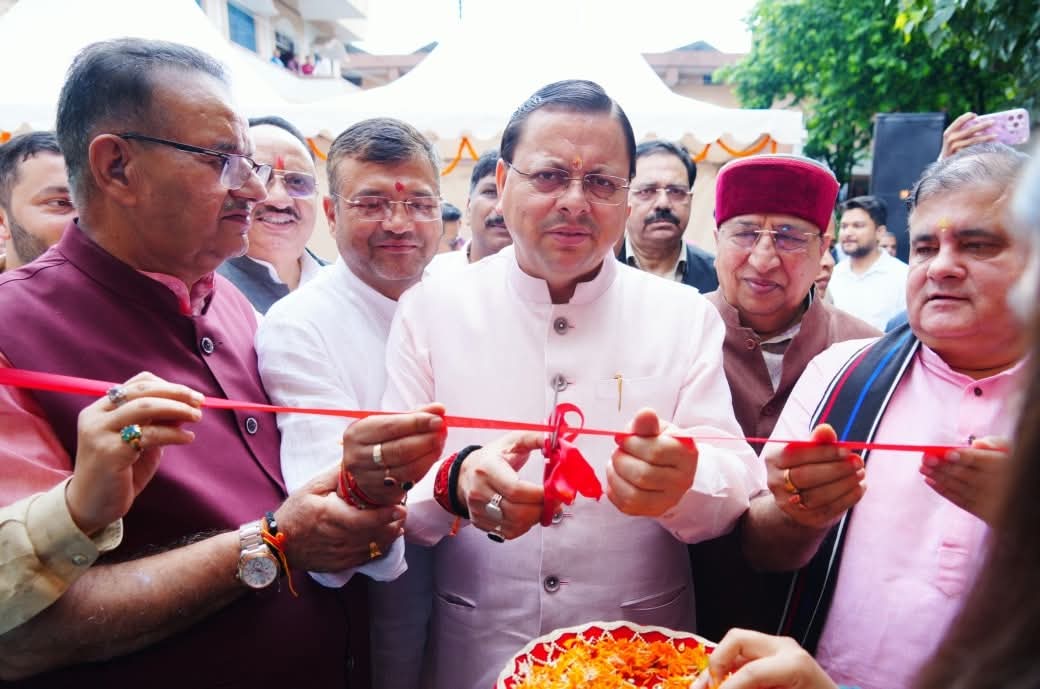 धामी ने सेवा पखवाड़ा के अंतर्गत आज नगर निगम देहरादून द्वारा आयोजित प्रदर्शनी का शुभारंभ किया