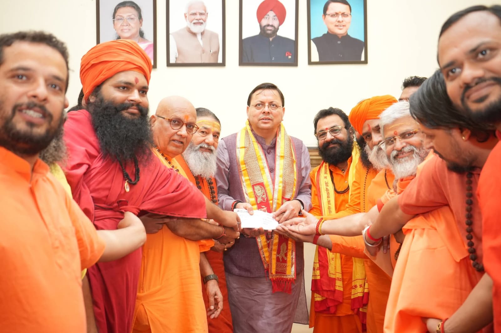 मुख्यमंत्री राहत कोष में ₹34 लाख की सहयोग राशि प्रदान की