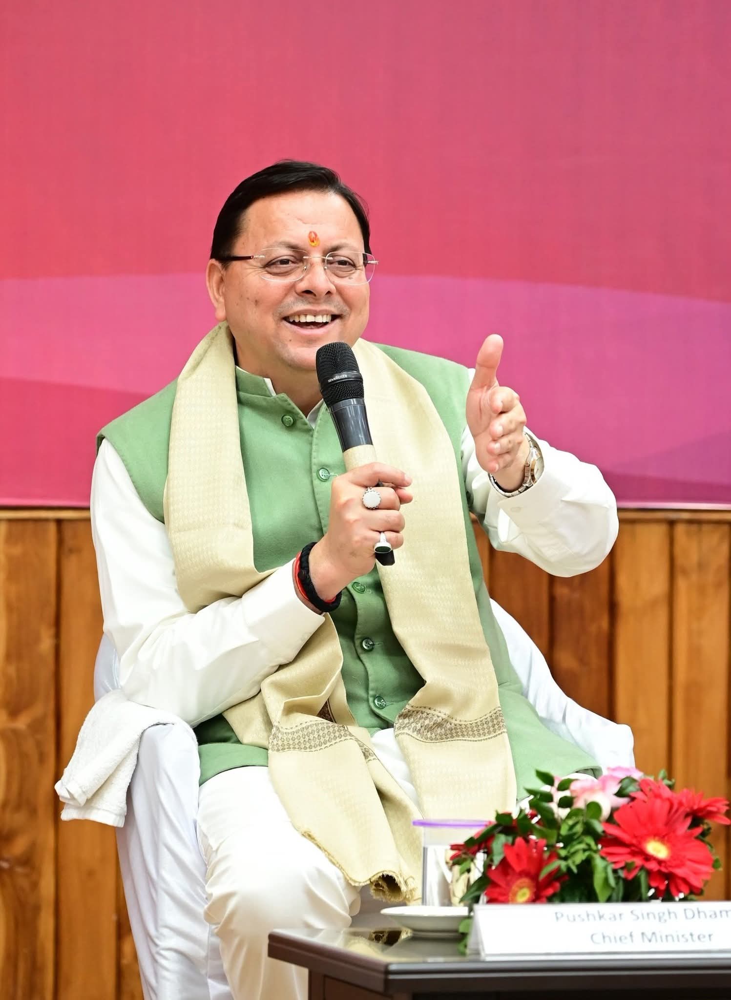 सामाजिक उपलब्धियों के प्रचार-प्रसार के संबंध में विभिन्न बिंदुओं पर संवाद किया